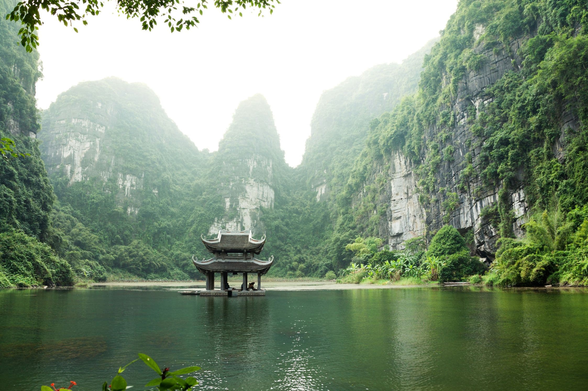 Vietnam Entry Requirements (2026): Proof of Funds, Blank Passport Pages & eVisa Documents